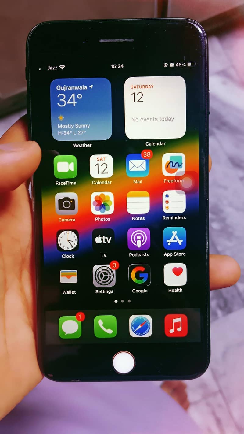 Apple iPhone 8 Plus 1