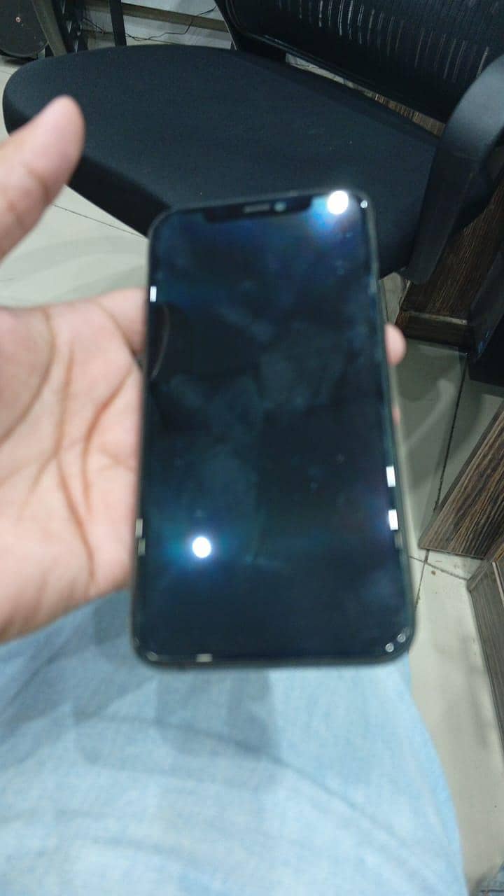 iphone 11 pro 4