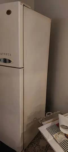 LG Refrigerator | Non-Inverter / Excellent Cooling /7/10 Condition