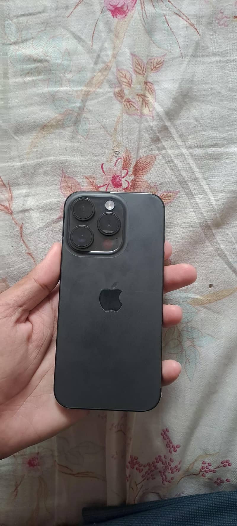 Apple iPhone 15 Pro 1