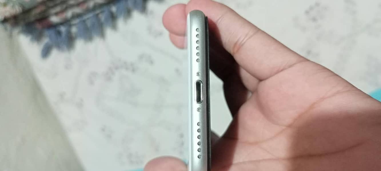 Apple iPhone SE 3