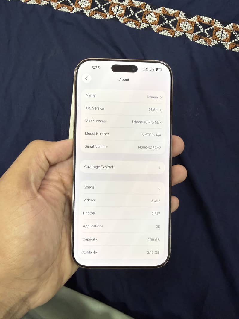 Apple iPhone 16 Pro Max 2