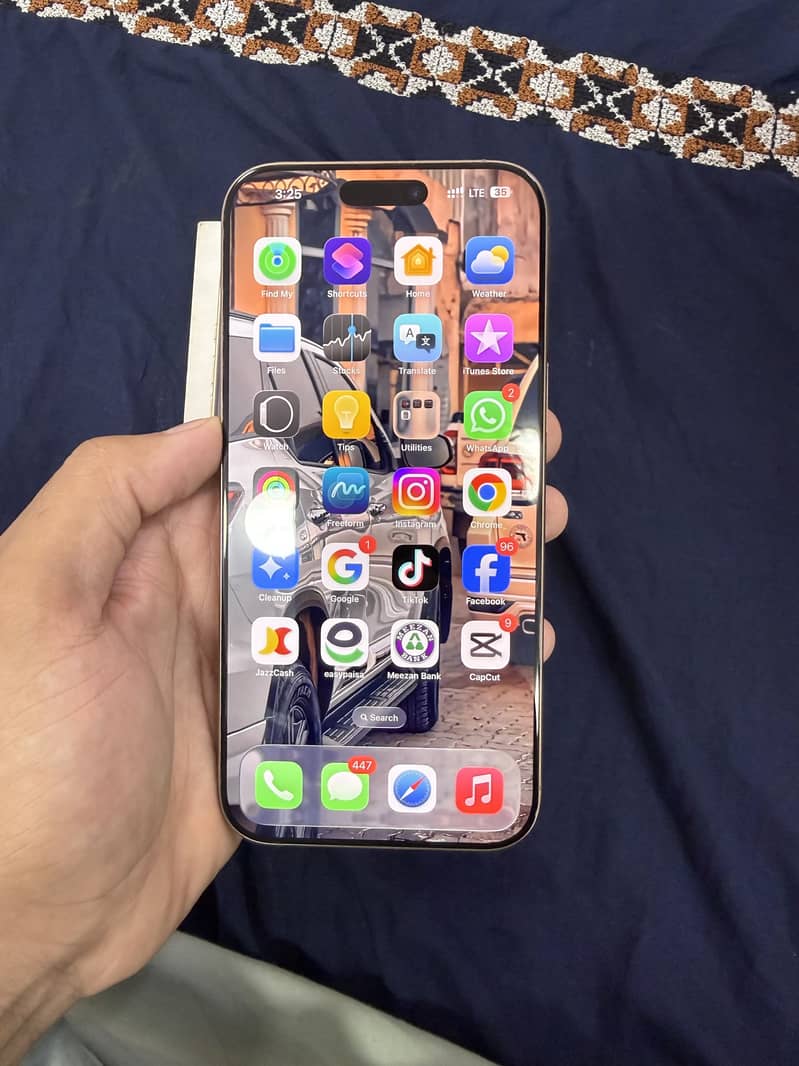 Apple iPhone 16 Pro Max 3
