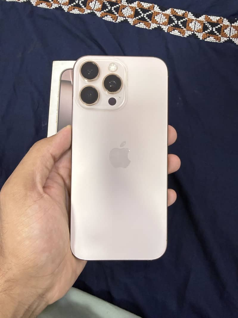 Apple iPhone 16 Pro Max 6