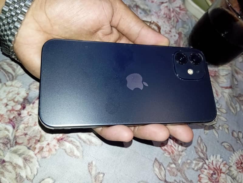 Apple iPhone 12 3