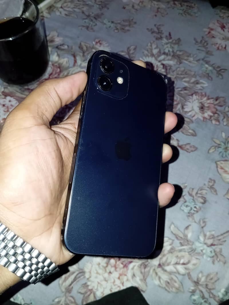 Apple iPhone 12 6
