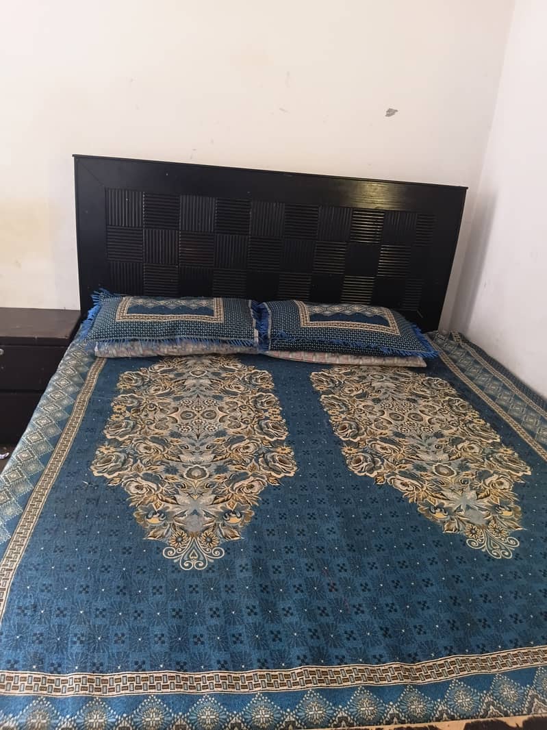 Double bed without metress 0