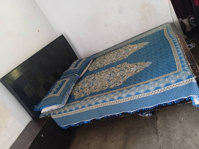 Double bed without metress 1