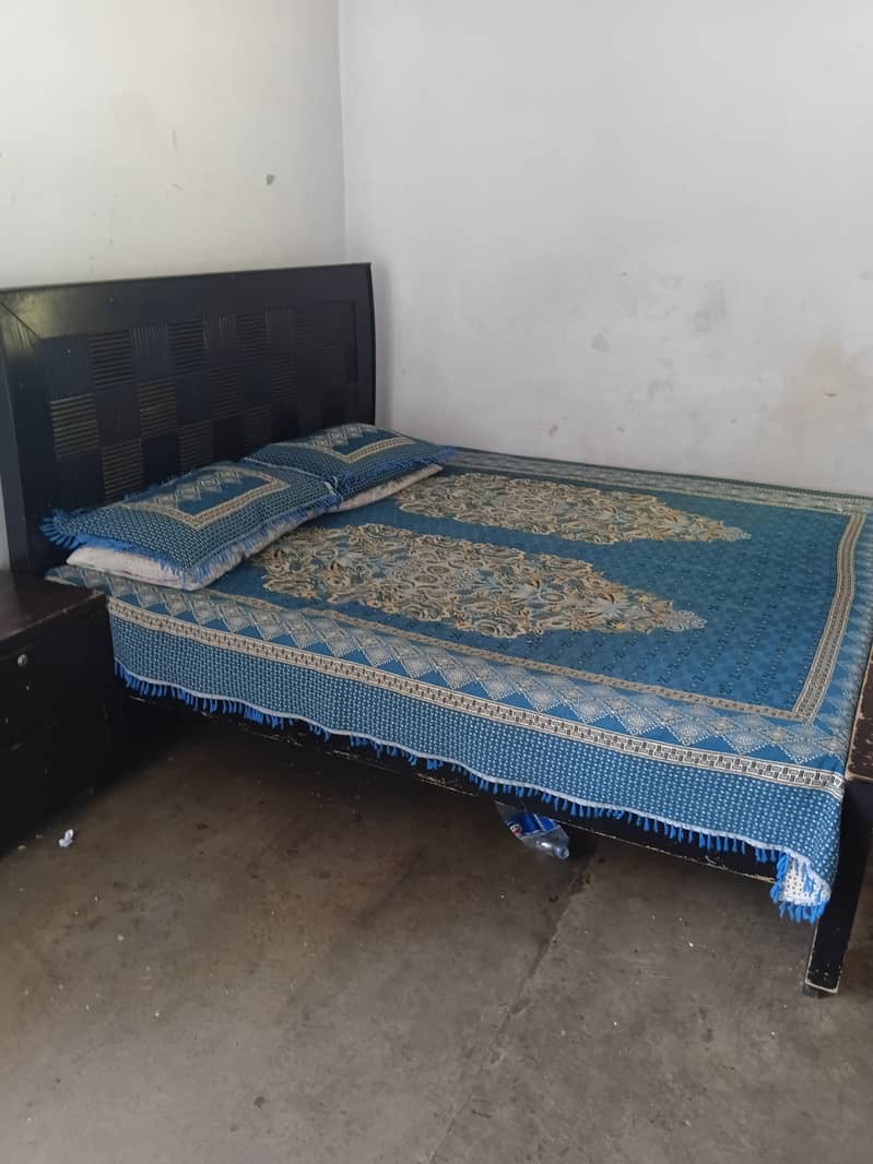 Double bed without metress 2