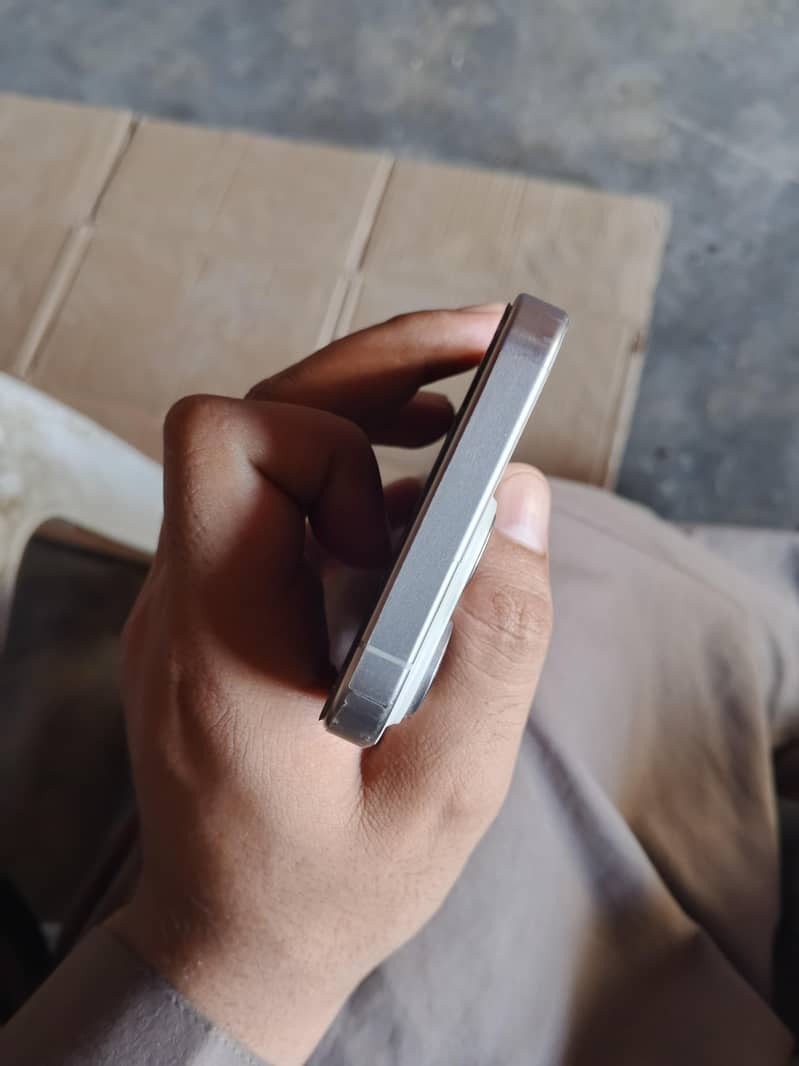 Apple iPhone 15 Pro 1