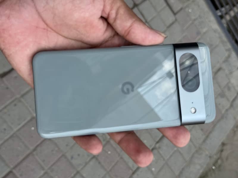 Google Pixel 8 5
