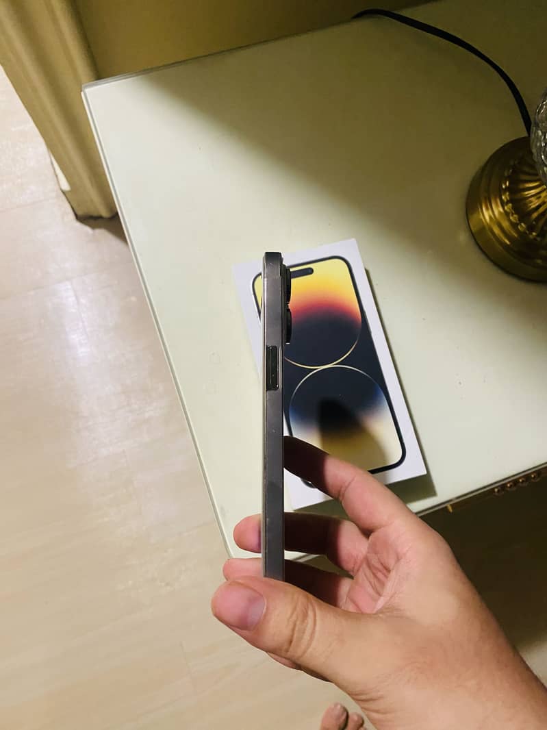 Apple iPhone 14 Pro Max 1