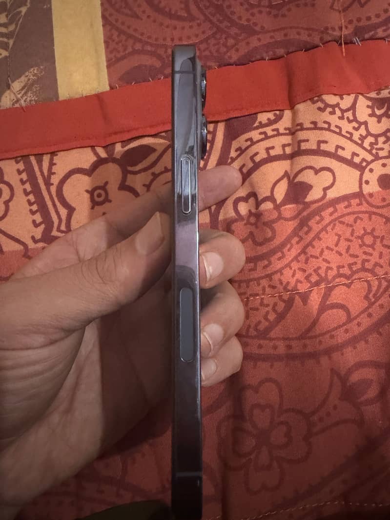 Apple iPhone 13 Pro 2