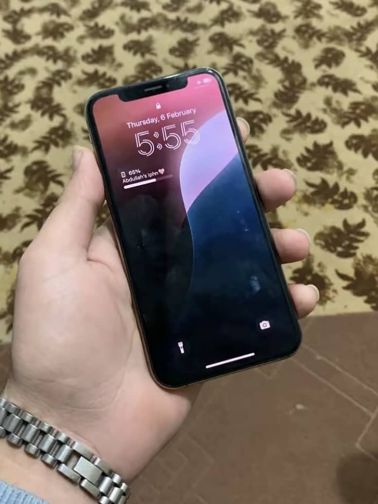 Apple iPhone XS 4