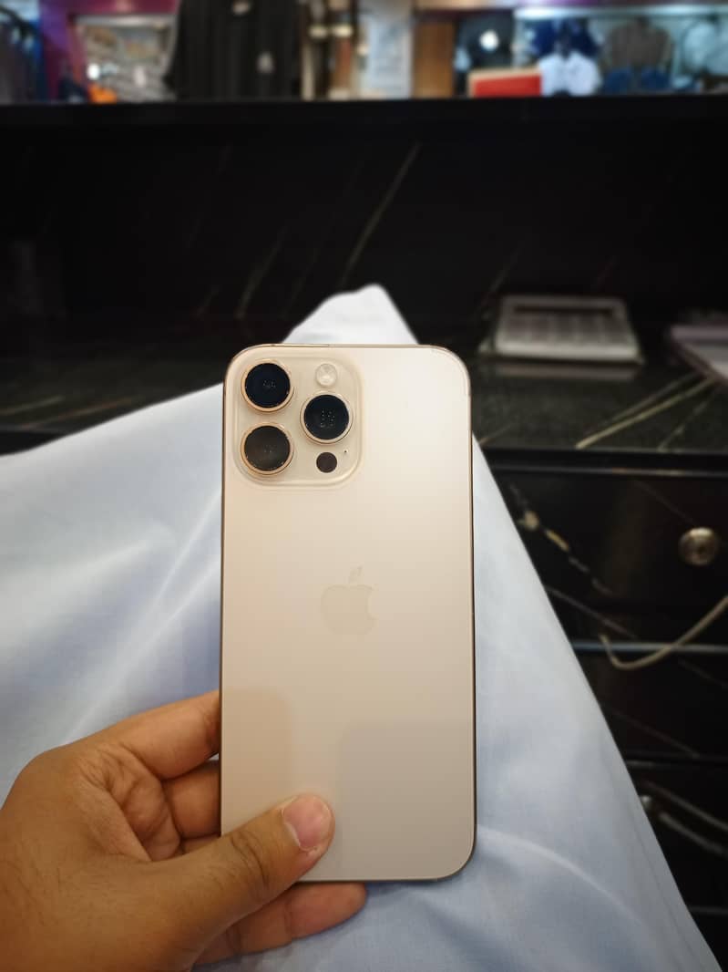 Apple iPhone 16 Pro Max 2