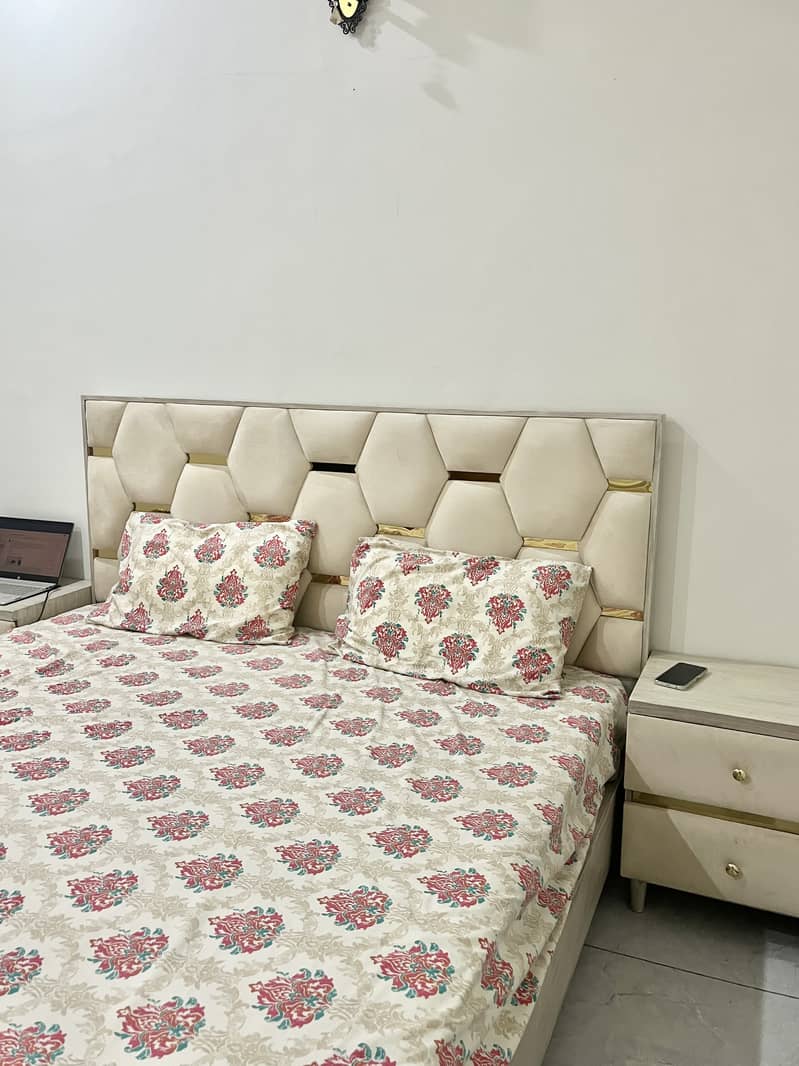 Bedroom set 0