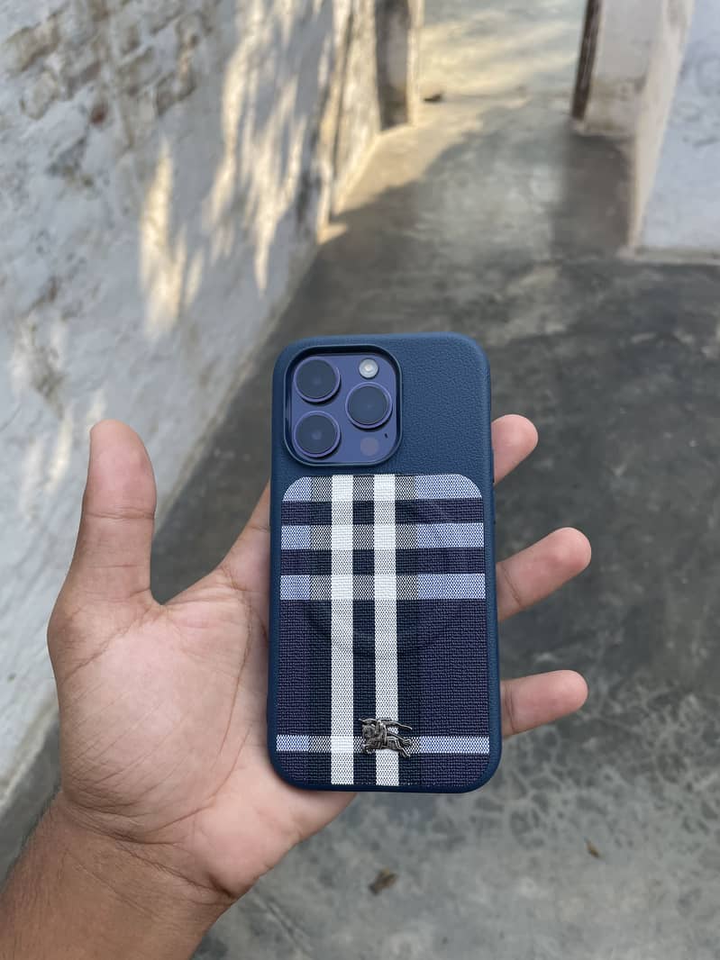 Apple iPhone 14 Pro 0