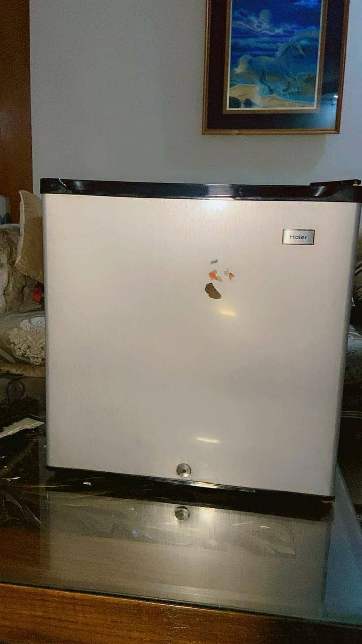 MINI FRIDGE/FREEZER 4