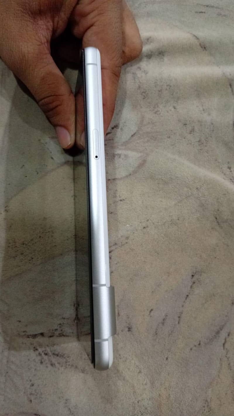 Google Pixel 7 4