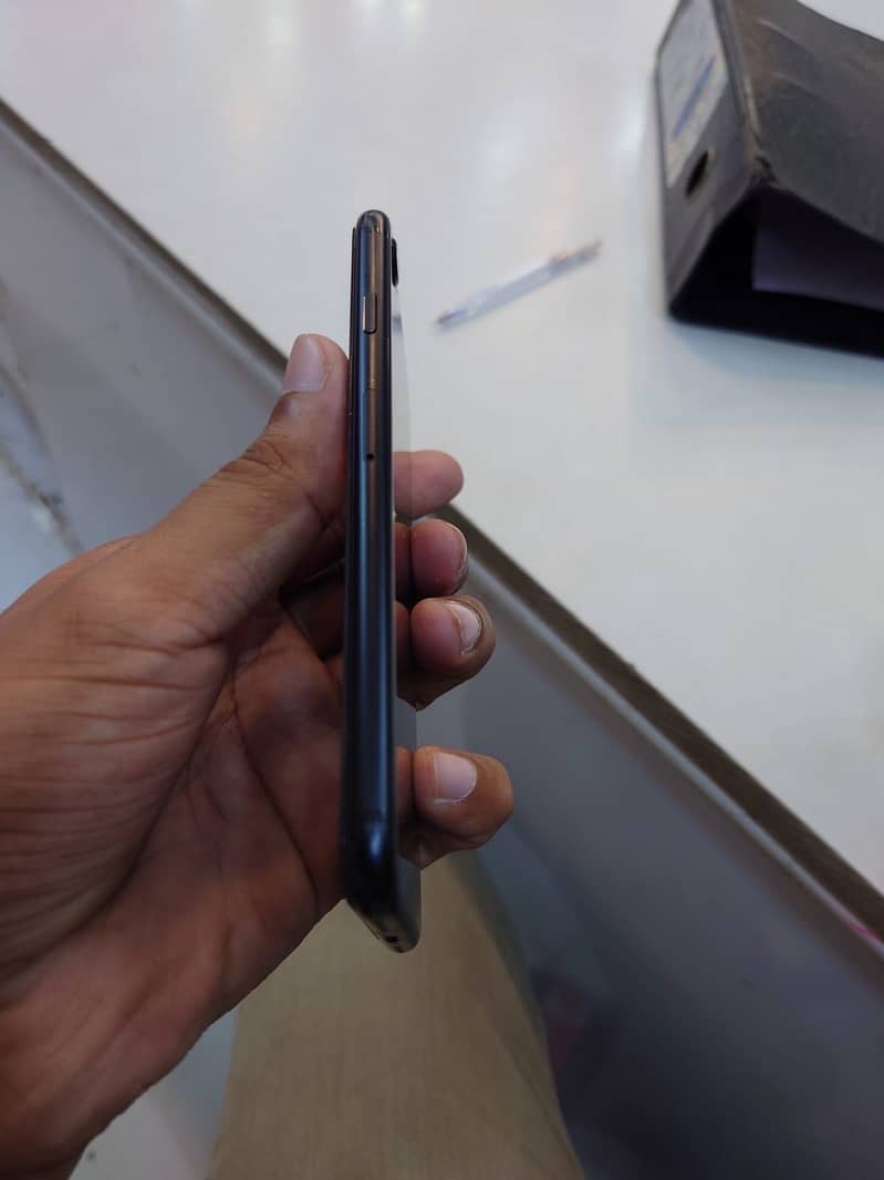 Apple iPhone SE 6