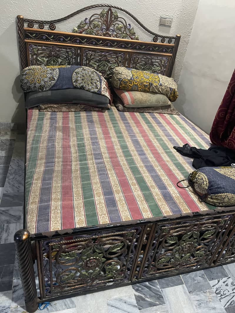 Bed + almari 0