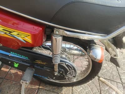 125 saf hai zyada used nai hai khara Raha hai 10/9.5 hai 03244188388