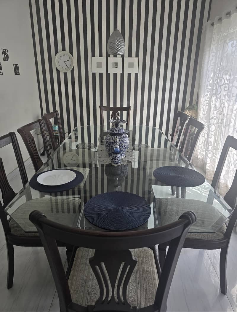 Dining table set with 8 chairs 0