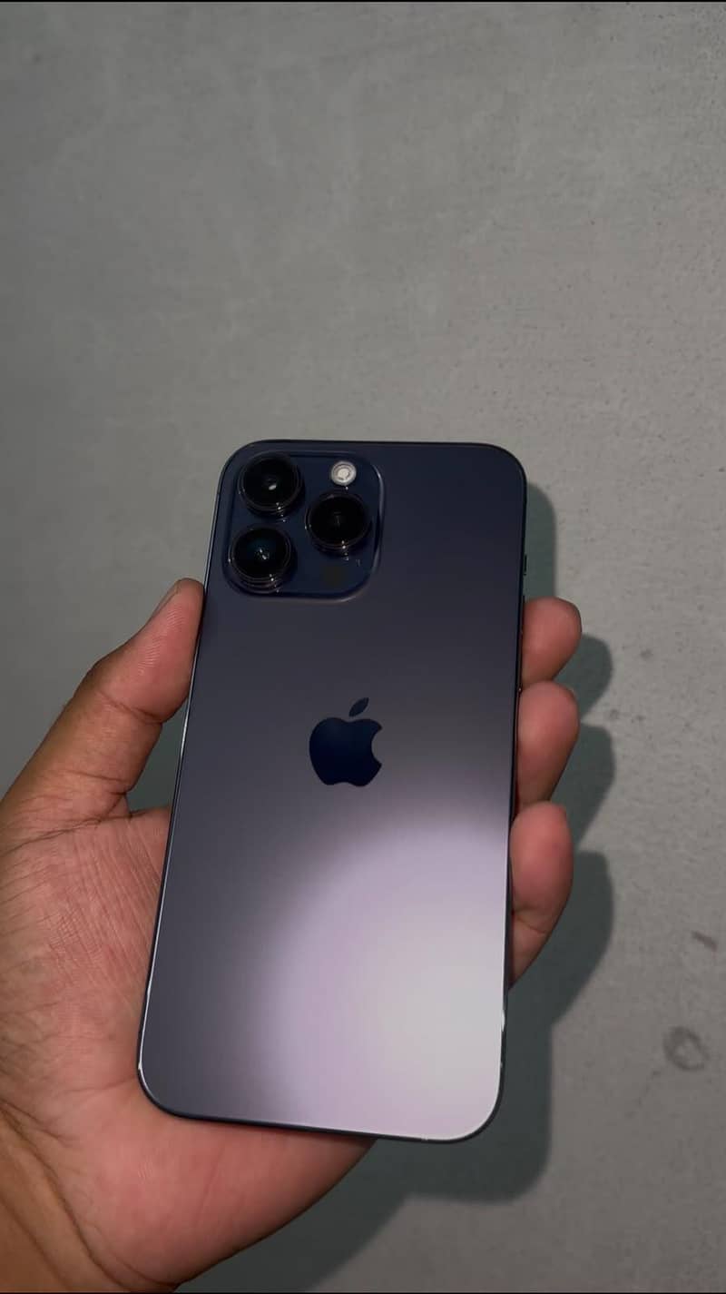 Apple iPhone 14 Pro Max 1