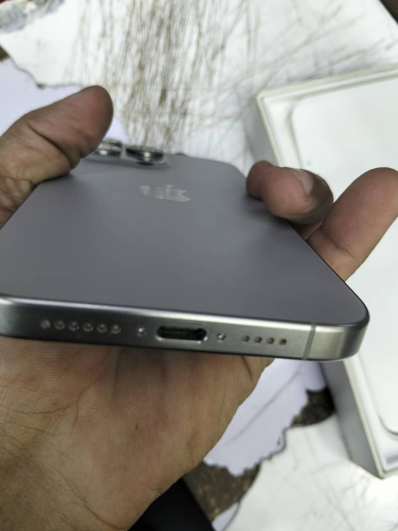 Apple iPhone 15 Pro Max 3
