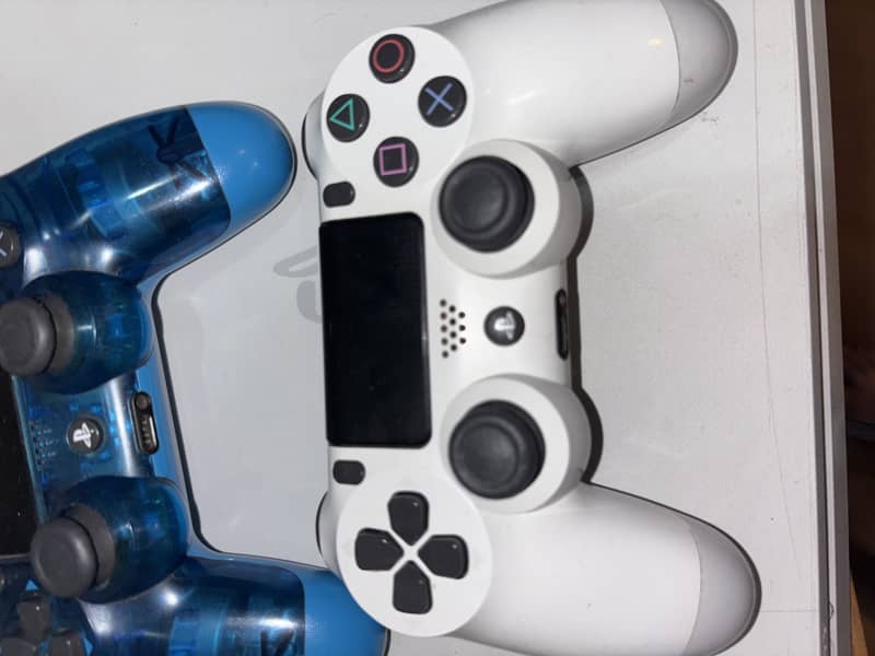 Ps4 slim 1