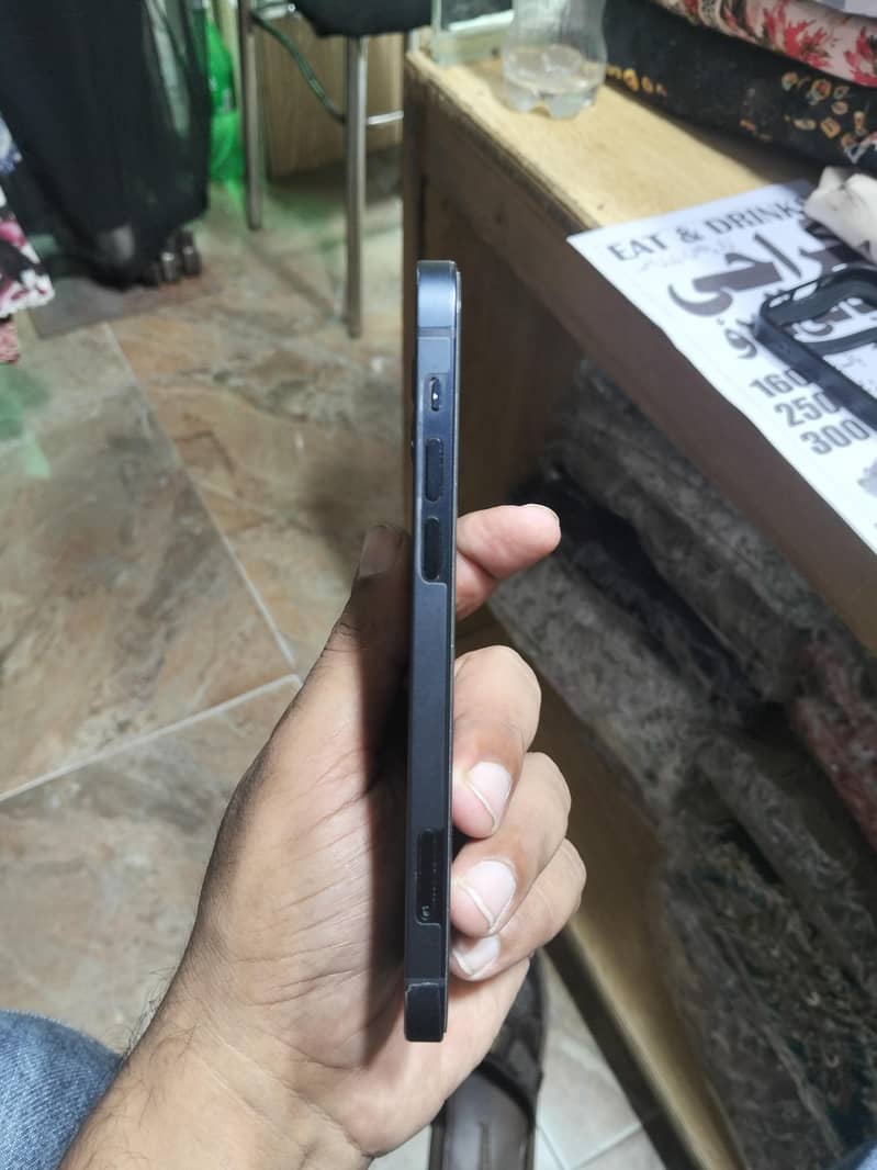 Apple iPhone 12 2