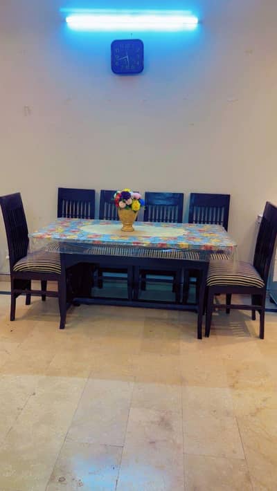 dining table with chairs