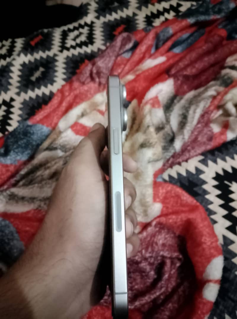 Apple iPhone 15 Pro Max 1