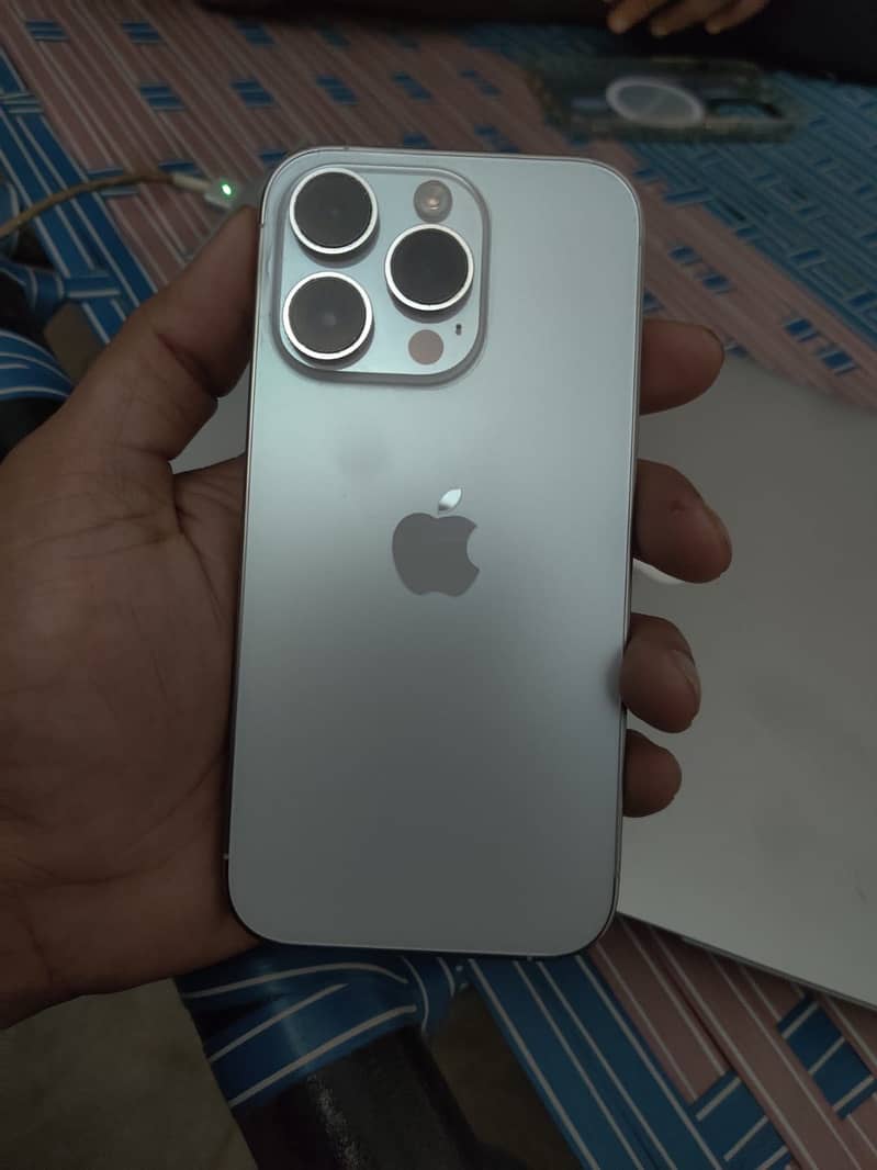 iPhone 14 pro jv 0