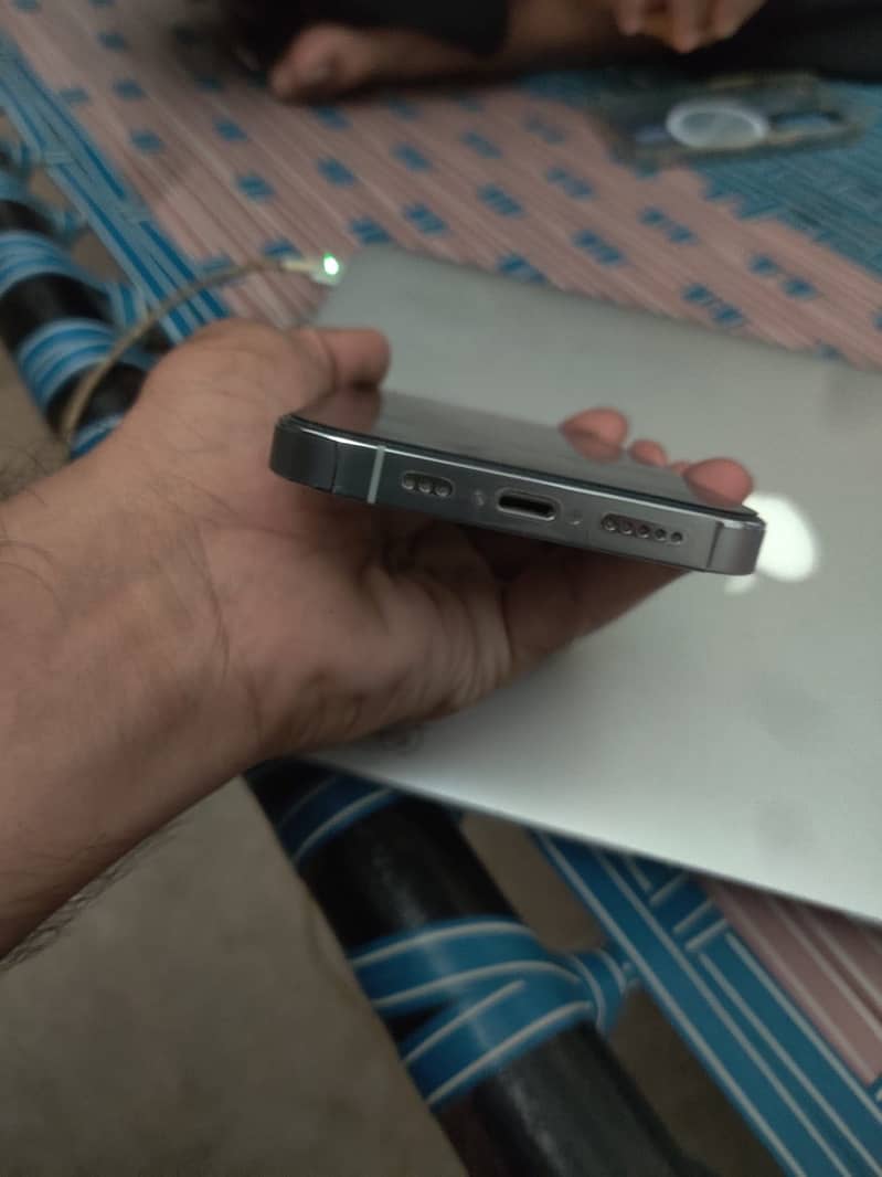 iPhone 14 pro jv 2