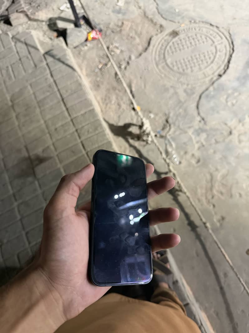 Apple iPhone 13 1