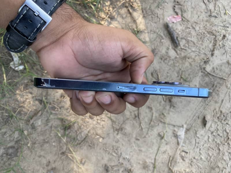 Apple iPhone 13 Pro Max 3