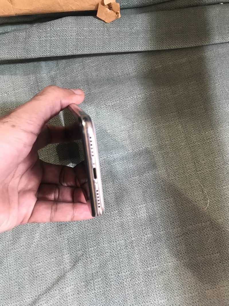 Apple iPhone X 6