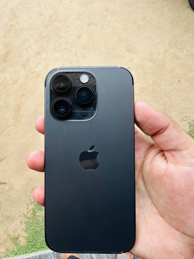 Apple iPhone 14 Pro 1