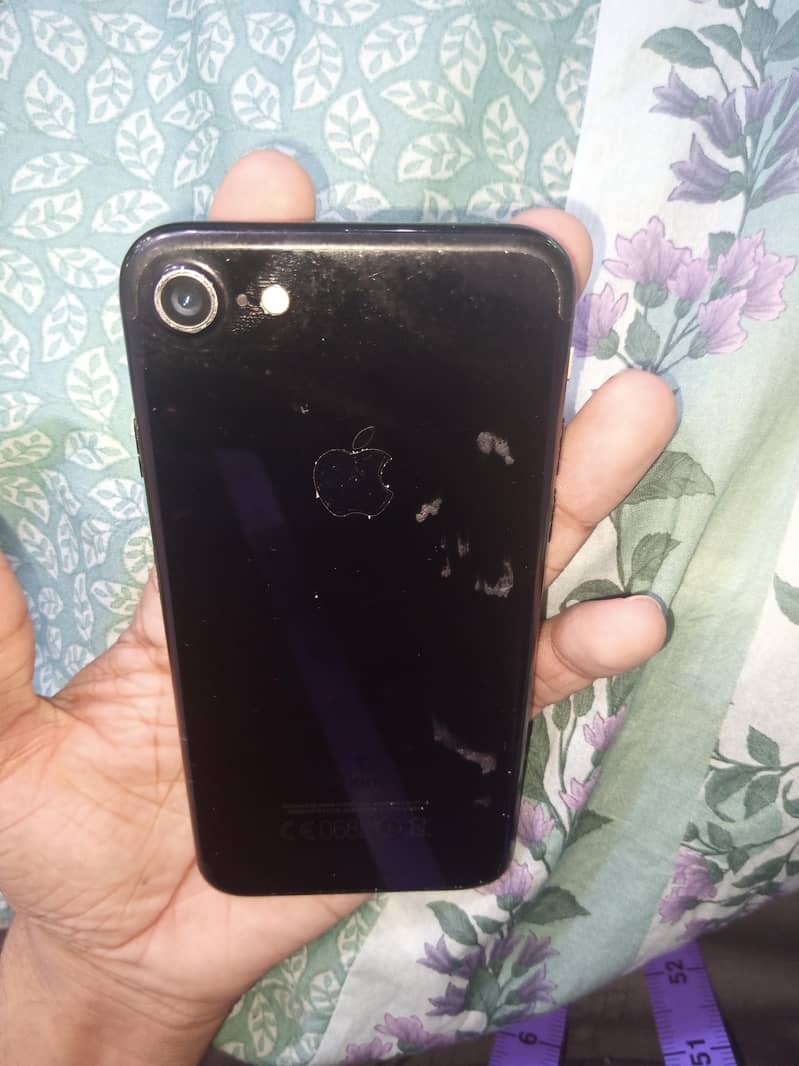 Apple iPhone 7 2