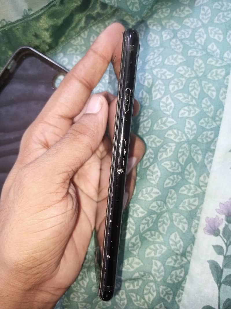 Apple iPhone 7 3