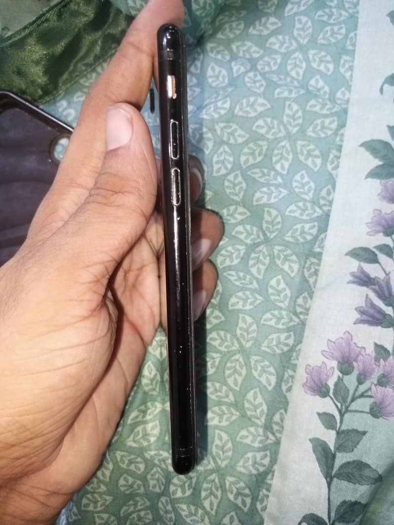 Apple iPhone 7 4