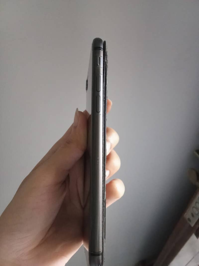 iPhone 8 3