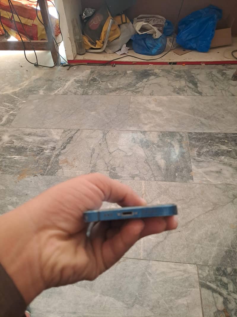 Apple iPhone 12 5