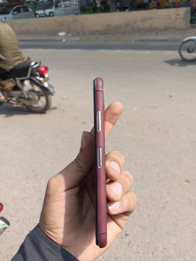 Apple iPhone X 2