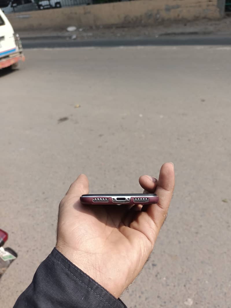 Apple iPhone X 3