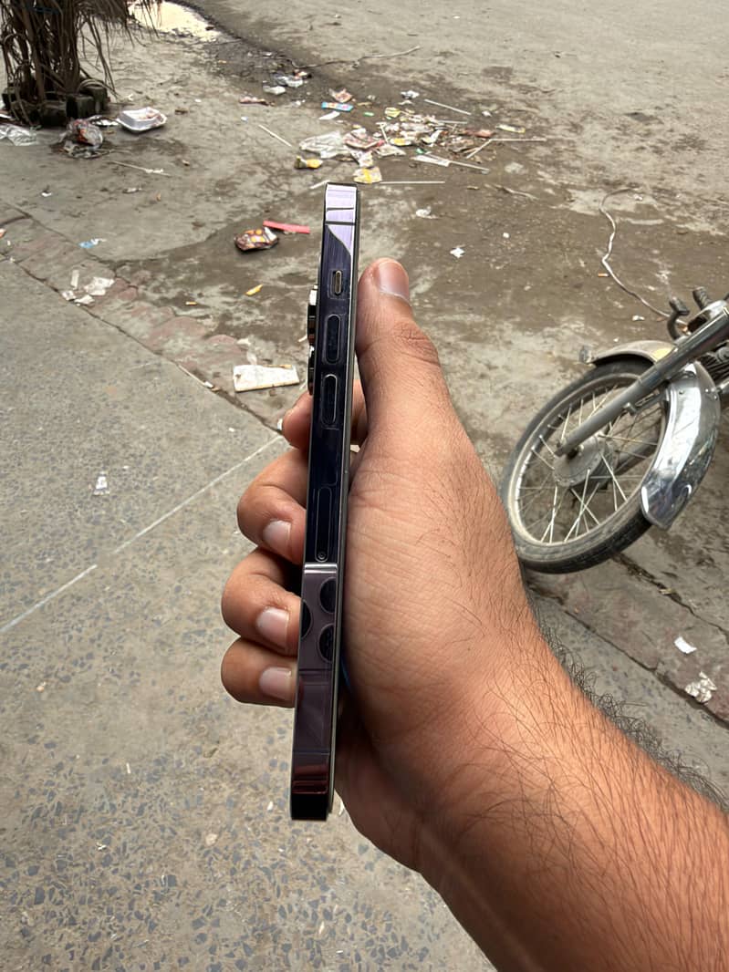 Apple iPhone 14 Pro 2