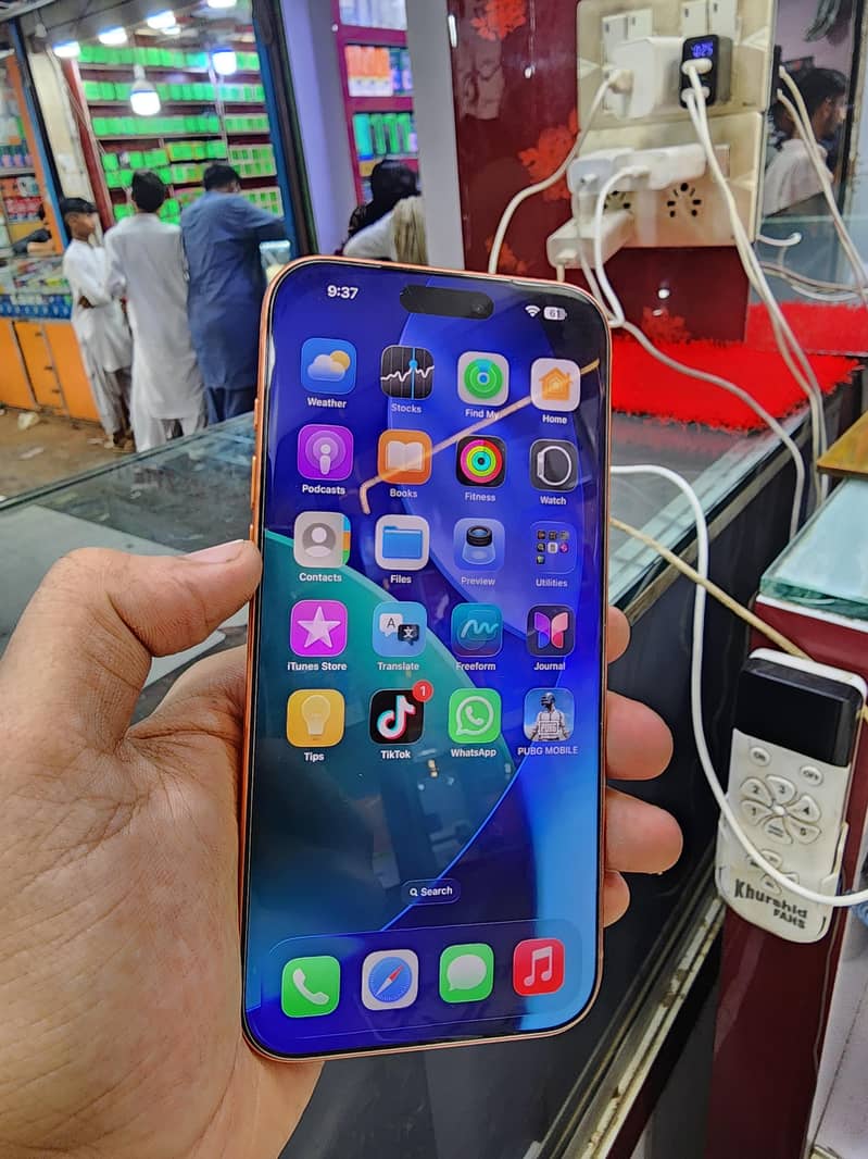 Apple iPhone 17 Pro Max 0