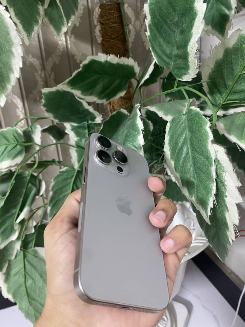 Apple iPhone 15 Pro 1