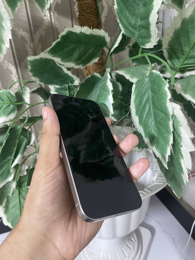 Apple iPhone 15 Pro 5